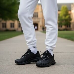 Mens 7 / Women 8.5 - Nike ACG Mountain Fly 2 Low X Comme des Garcons Black Cat